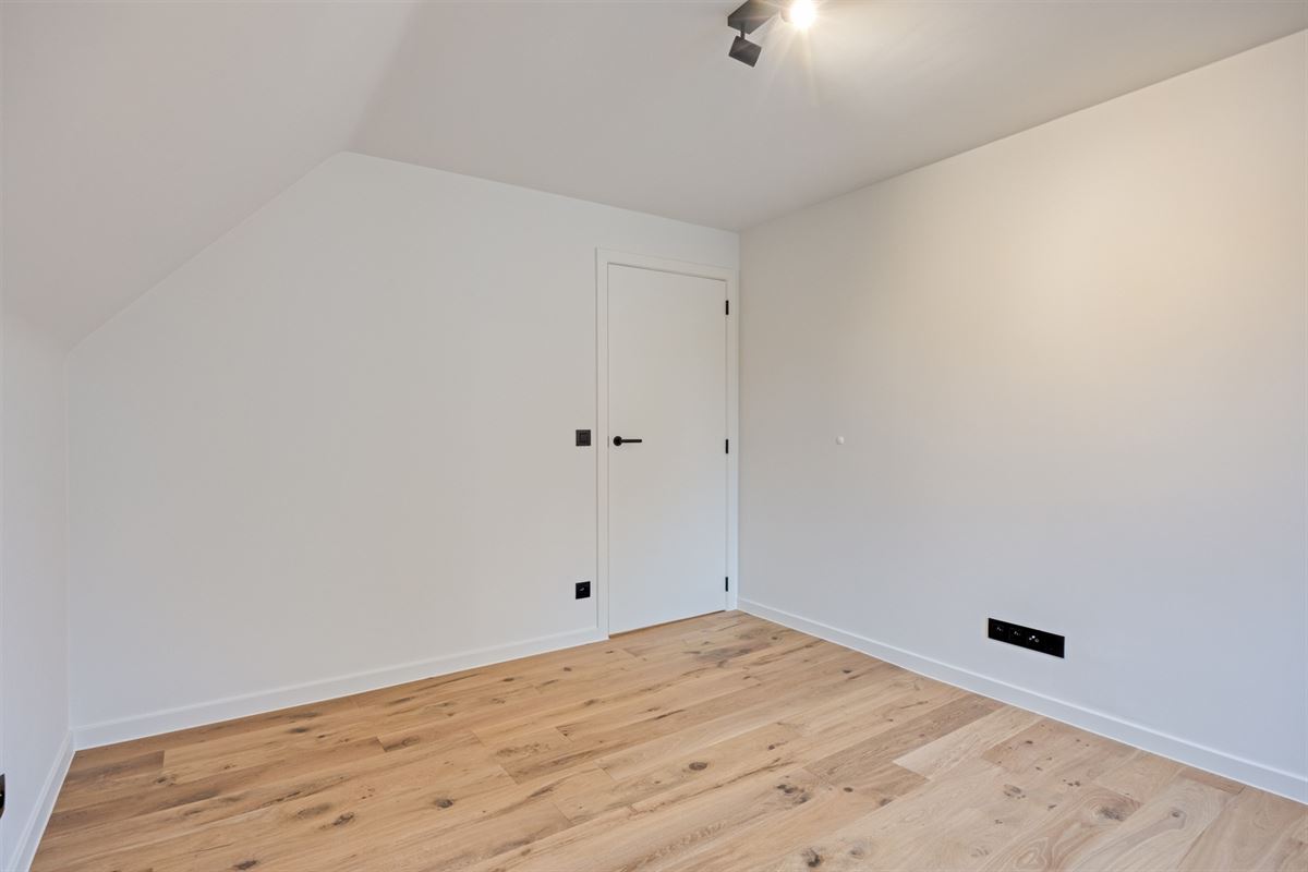 Moderne woning met 3 slaapkamers, 2 badkamers aan de vaart