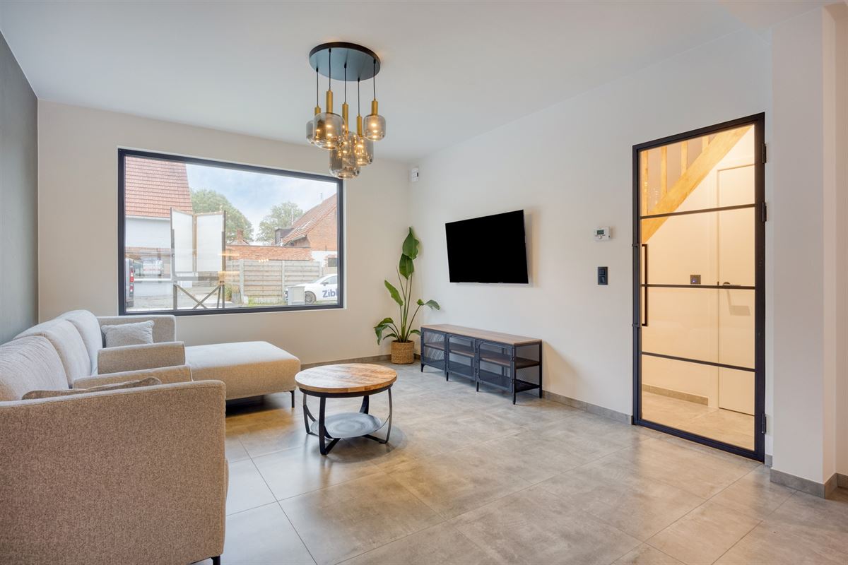 Moderne woning met 3 slaapkamers, 2 badkamers aan de vaart