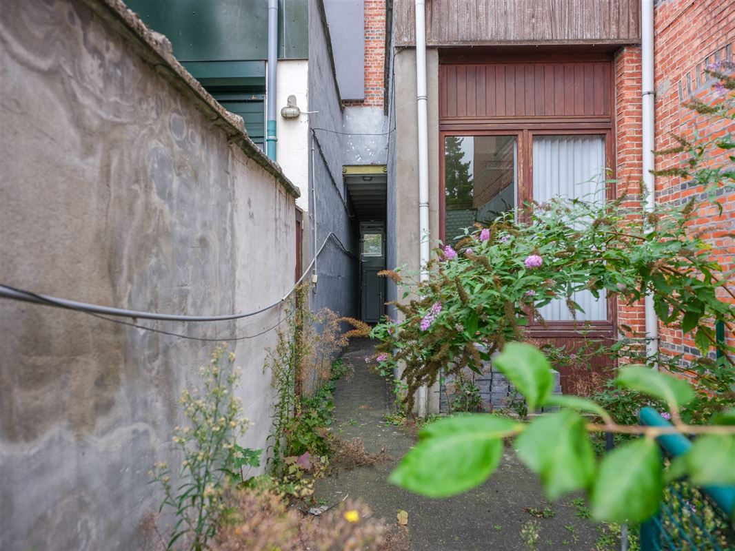ruime rijwoning met polyvalent bijgebouw en tal van mogelijk