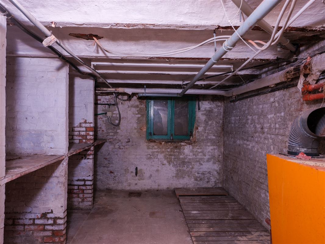 ruime rijwoning met polyvalent bijgebouw en tal van mogelijk