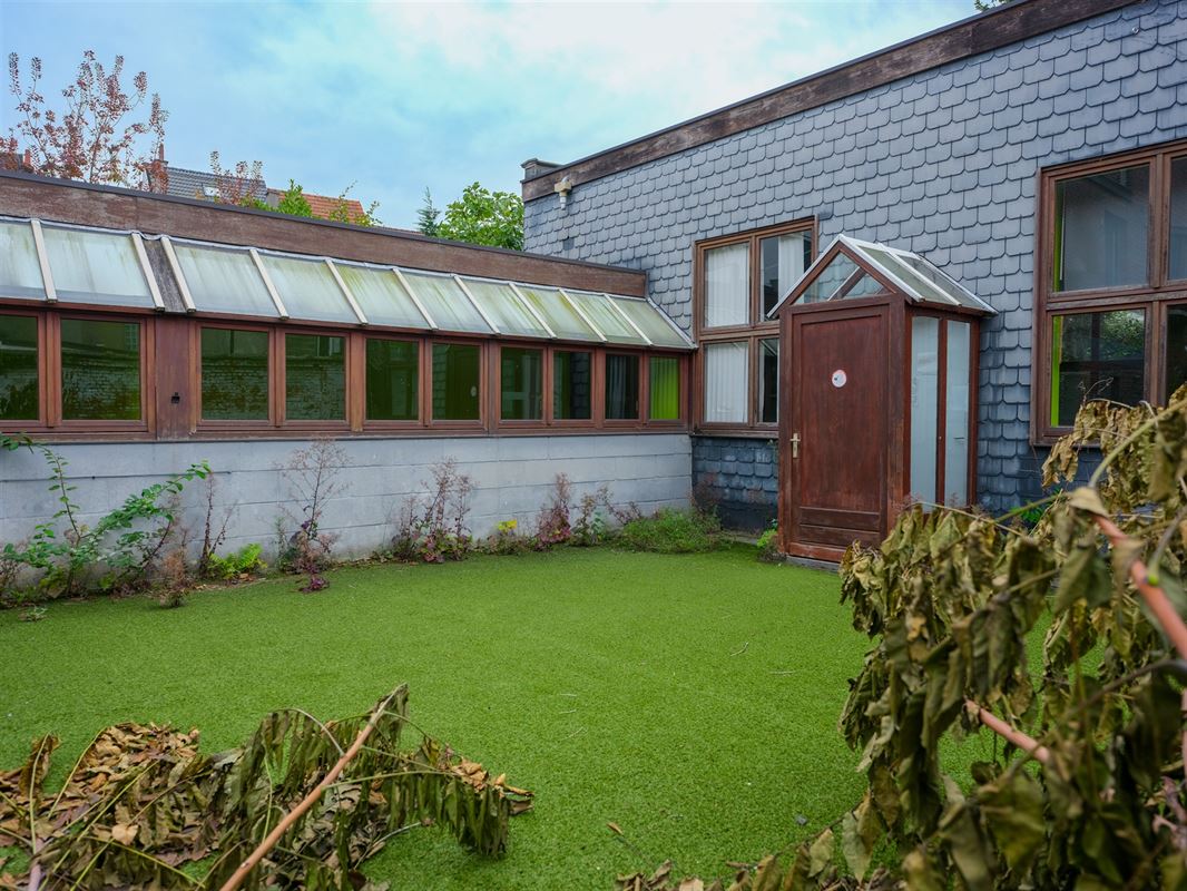 ruime rijwoning met polyvalent bijgebouw en tal van mogelijk