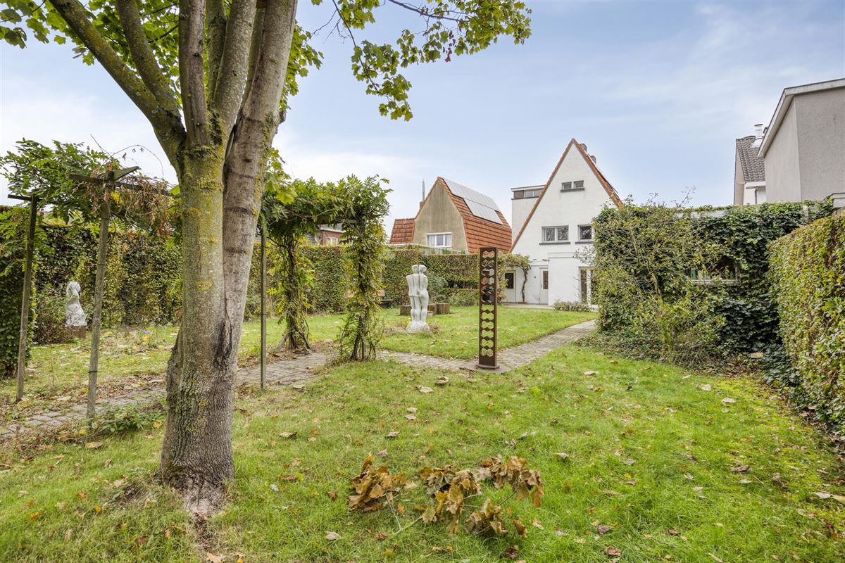 Karaktervolle art-deco woning met authentieke details 