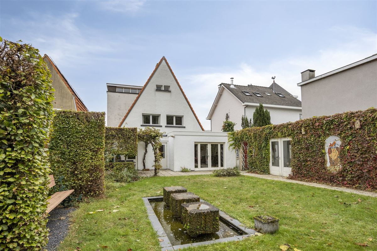 Karaktervolle art-deco woning met authentieke details 