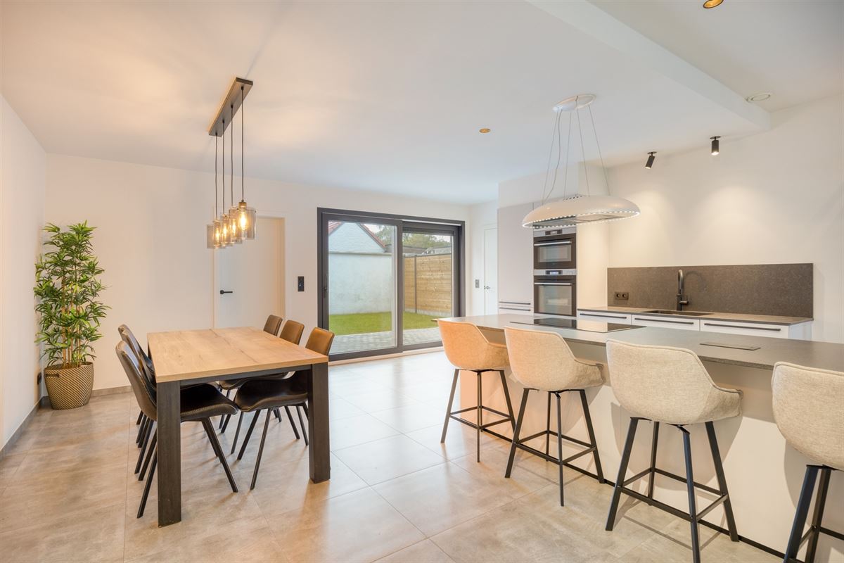 Moderne woning met 3 slaapkamers, 2 badkamers aan de vaart