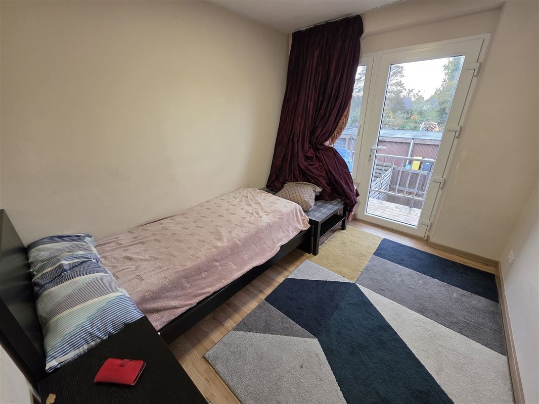 Instapklaar 2-slaapkamer appartement met terras en garage