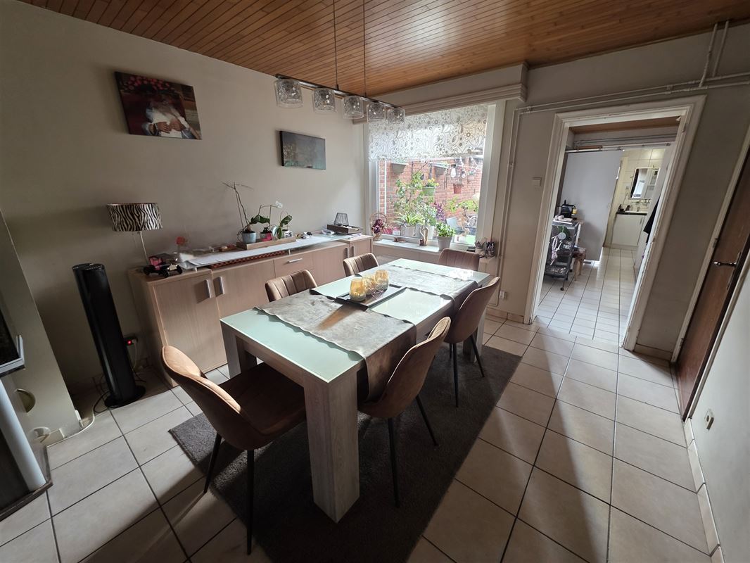 Gezinswoning met 4 slaapkamers en zonnige tuin