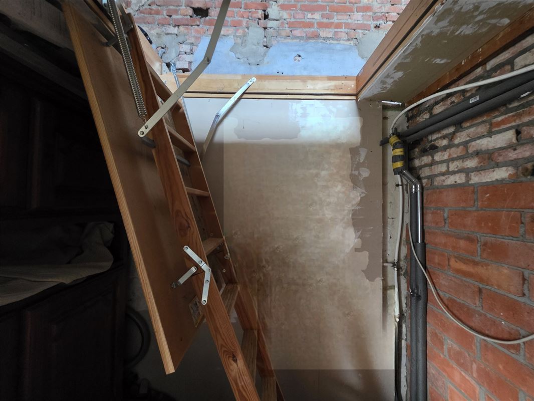 Gezinswoning met 4 slaapkamers en zonnige tuin