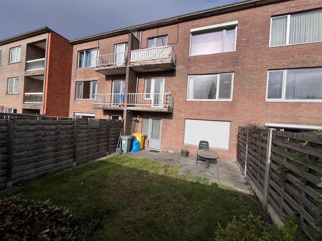 Instapklaar 2-slaapkamer appartement met terras en garage