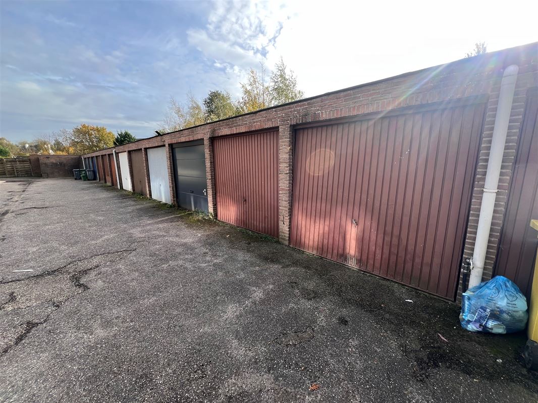 Instapklaar 2-slaapkamer appartement met terras en garage