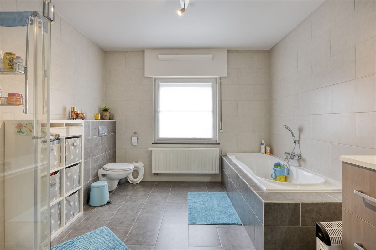 Ruime energiezuinige gezinswoning met 4 slaapkamers