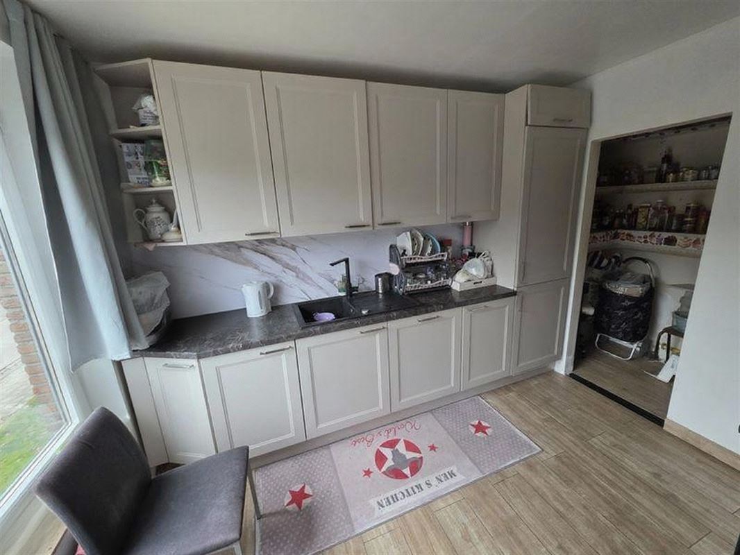 Instapklaar 2-slaapkamer appartement met terras en garage