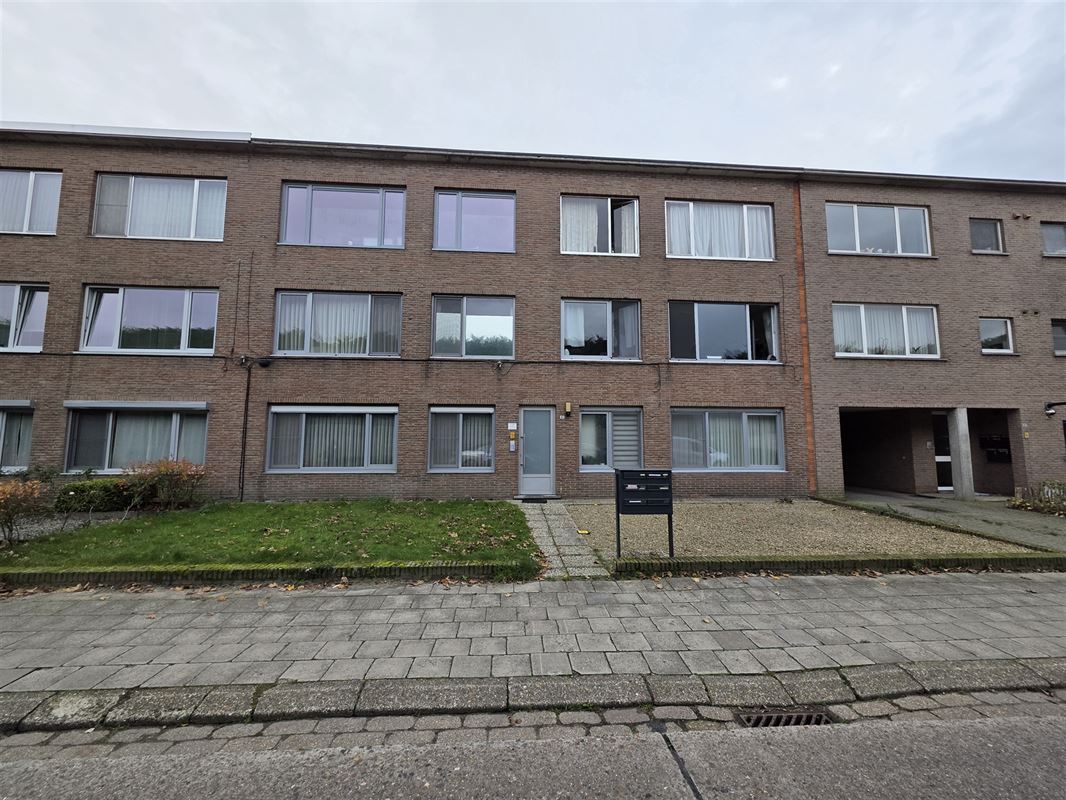 Instapklaar 2-slaapkamer appartement met terras en garage