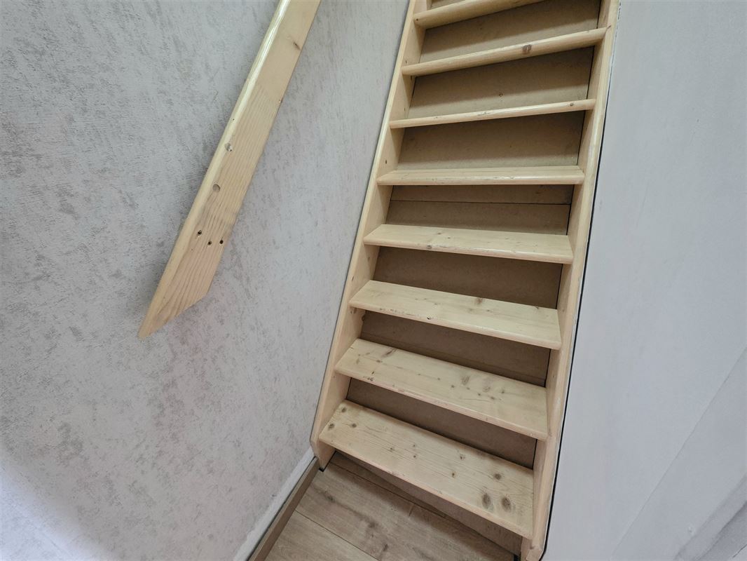 Gezinswoning met 4 slaapkamers en zonnige tuin