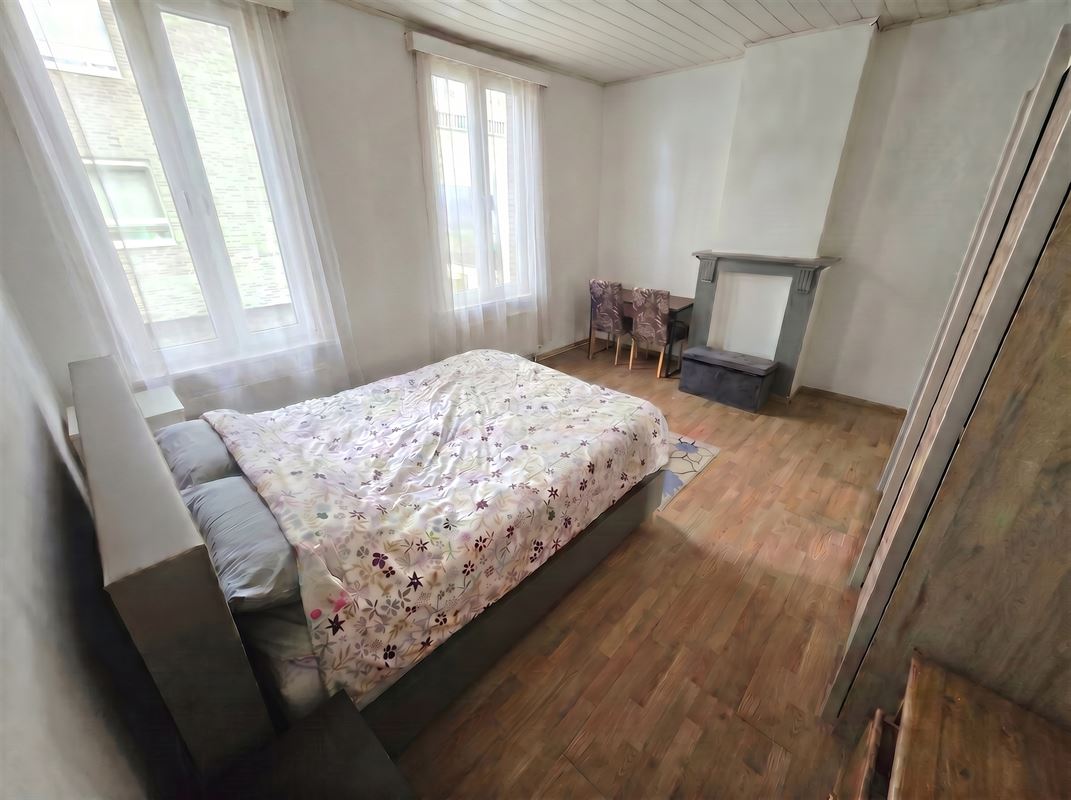 Gezinswoning met 4 slaapkamers en zonnige tuin