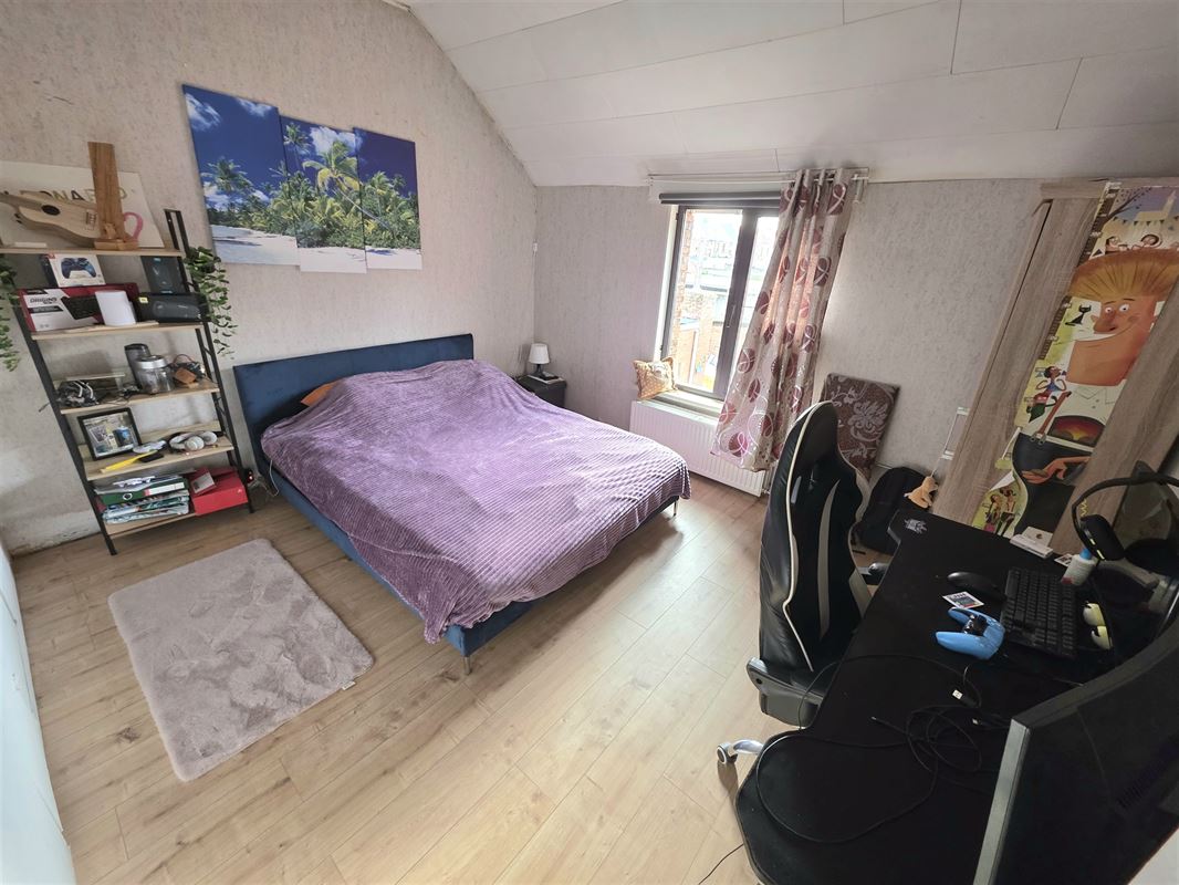 Gezinswoning met 4 slaapkamers en zonnige tuin