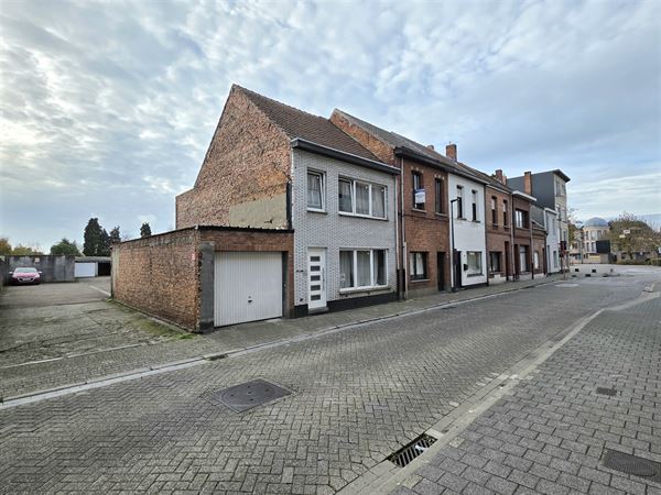 Gezinswoning met 4 slaapkamers en zonnige tuin