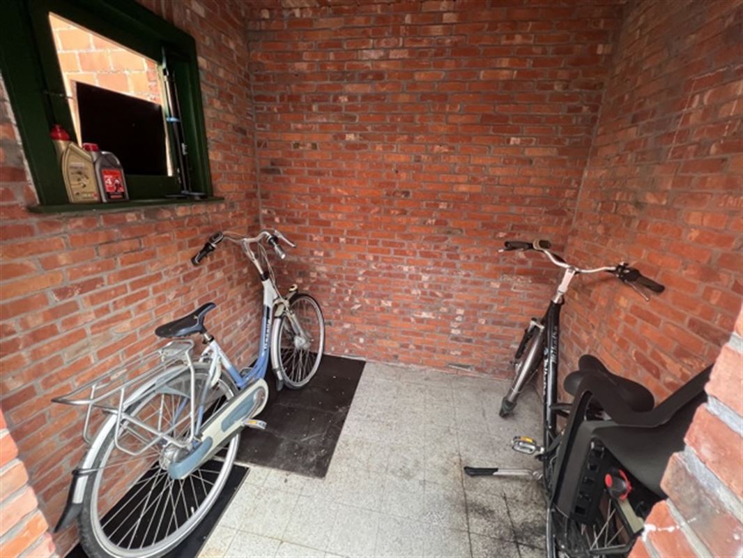 Opbrengsteigendom met 4 appartementen en tuin