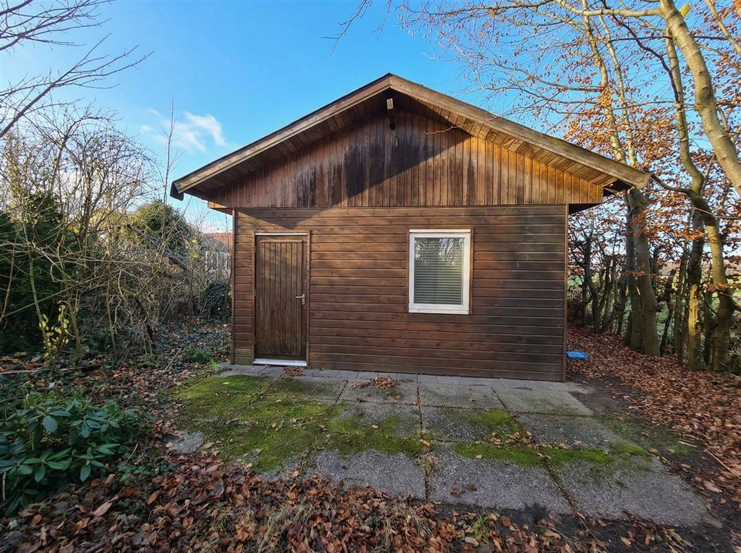 Top gelegen bouwperceel van 990 m² met een breedte van 18 m.