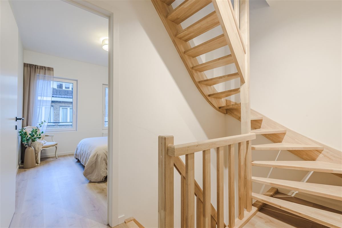 uniek gerenoveerde stadswoning met 4 slks en tuin