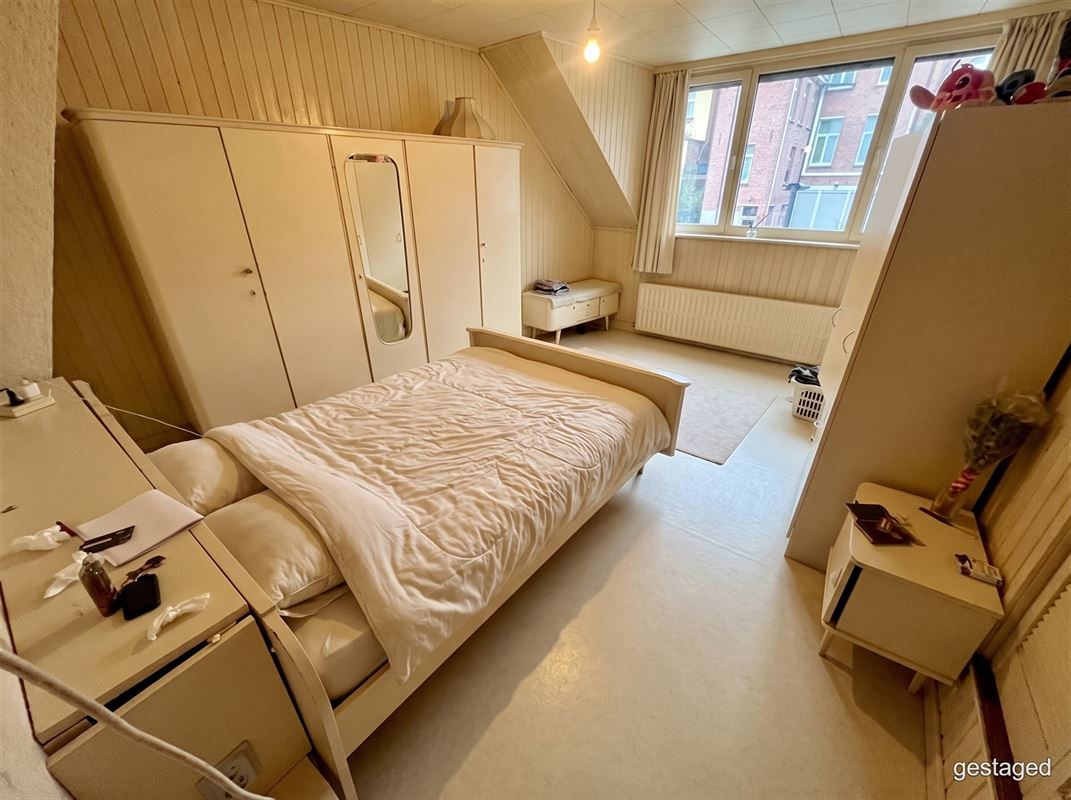 Hoekwoning nabij het centrum