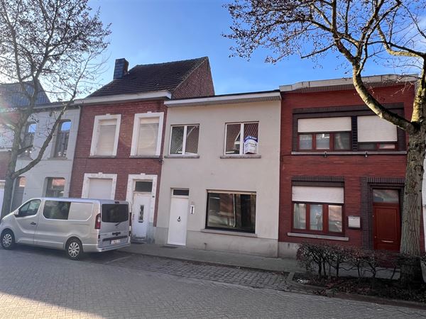 Huis met 3 slaapkamers en koer