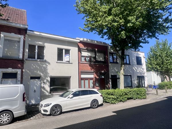 Huis met 3 slaapkamers en koer