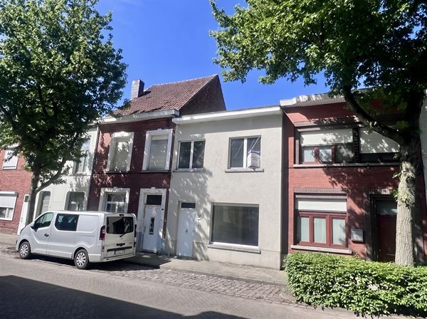 Huis met 3 slaapkamers en koer