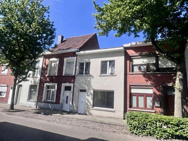 Huis met 3 slaapkamers en koer