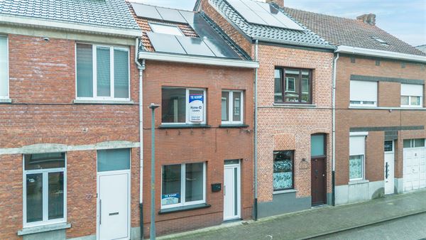 Gerenoveerde ruime gezinswoning met 4 slpks