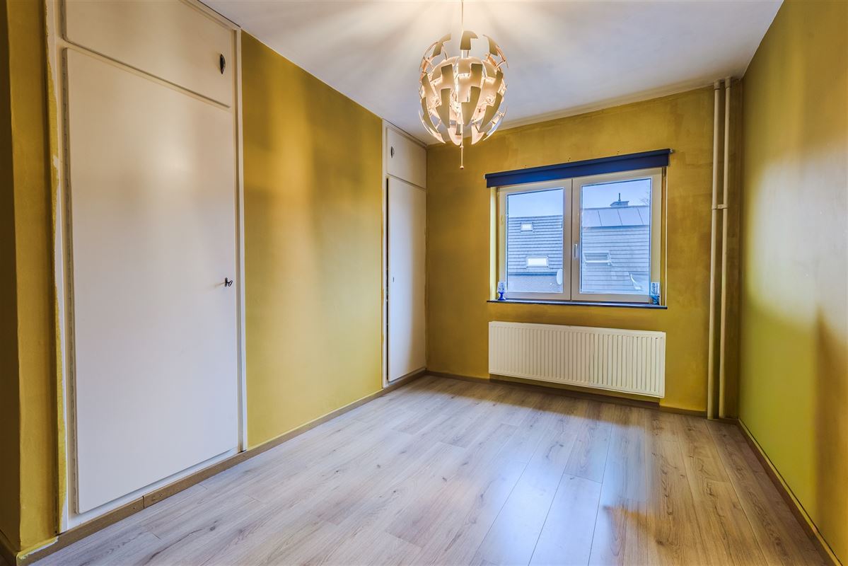 woning met 4 à 5 slaapkamers, leuke tuin en garage met oprit