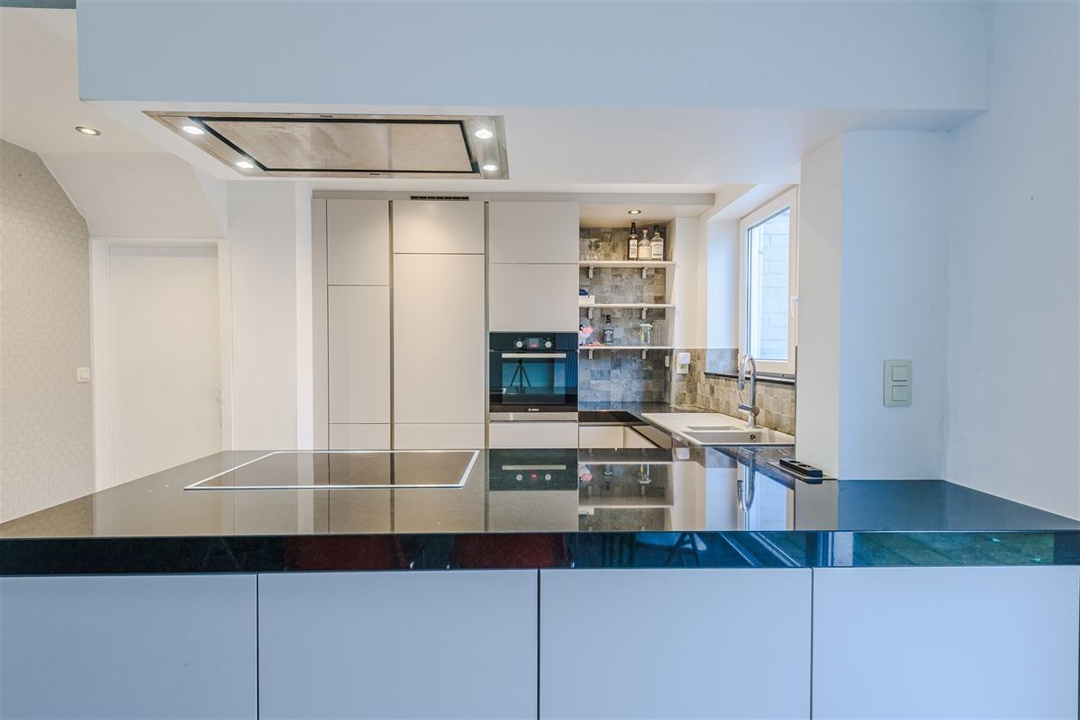 woning met 4 à 5 slaapkamers, leuke tuin en garage met oprit
