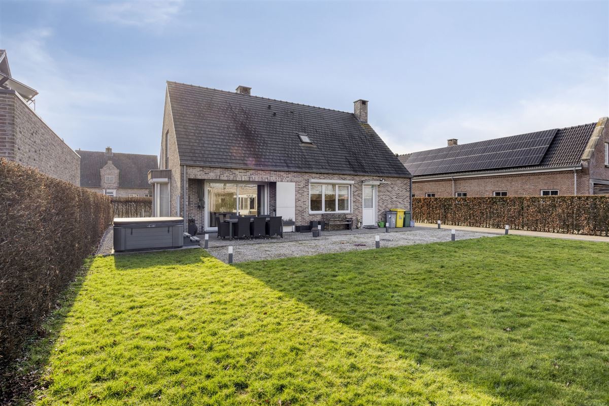 Exclusieve villa, extra garage en zonnige tuin op 1.100 m²