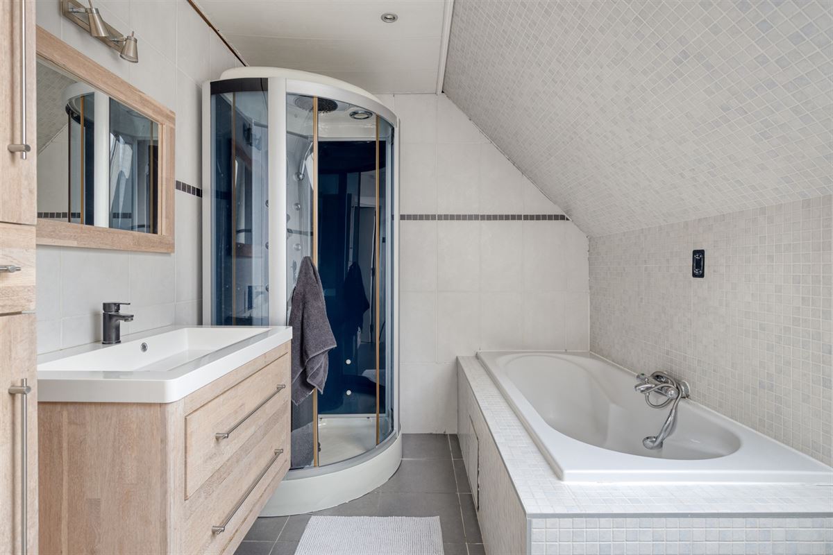 Gezinswoning met garage en mogelijkheid tot 4 slaapkamers