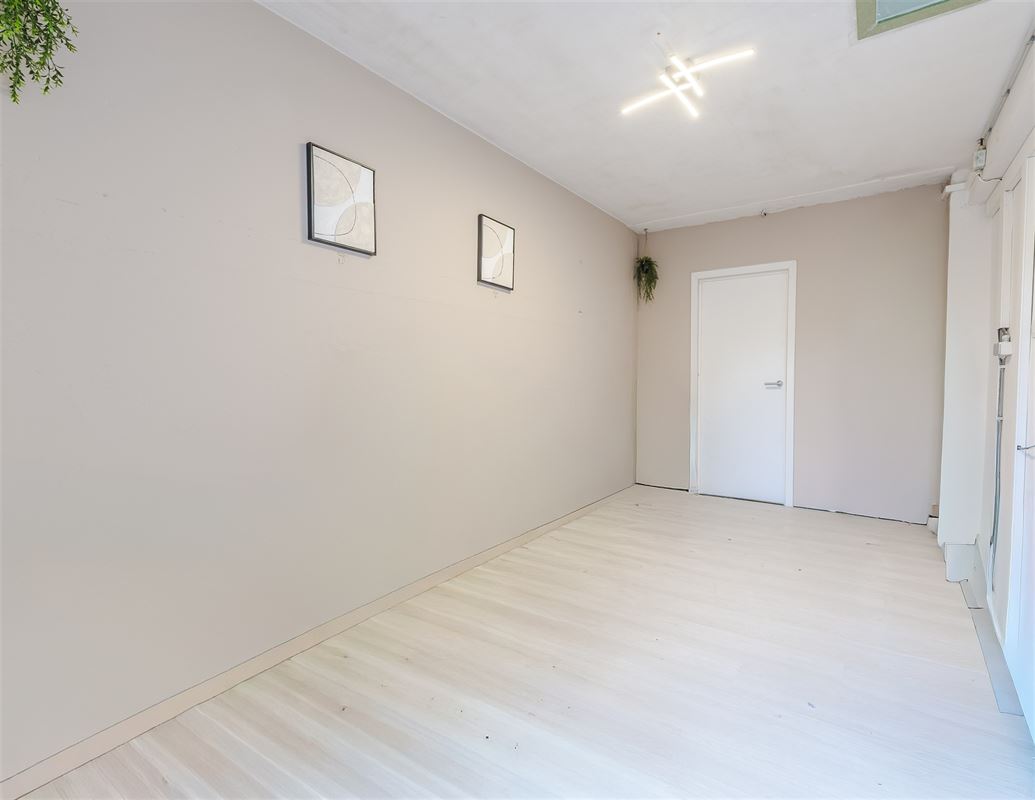 woning met 4 à 5 slaapkamers, leuke tuin en garage met oprit