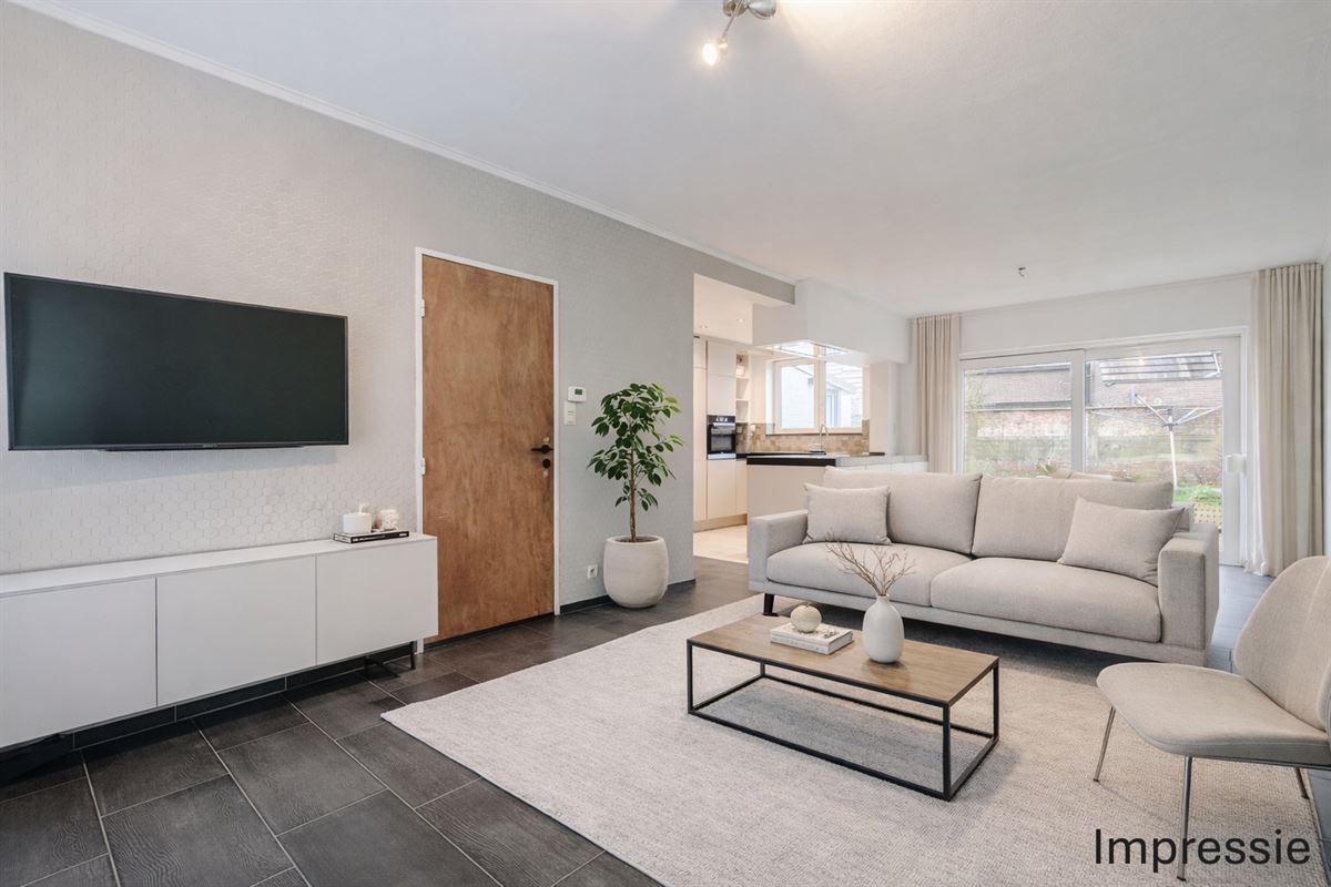 woning met 4 à 5 slaapkamers, leuke tuin en garage met oprit