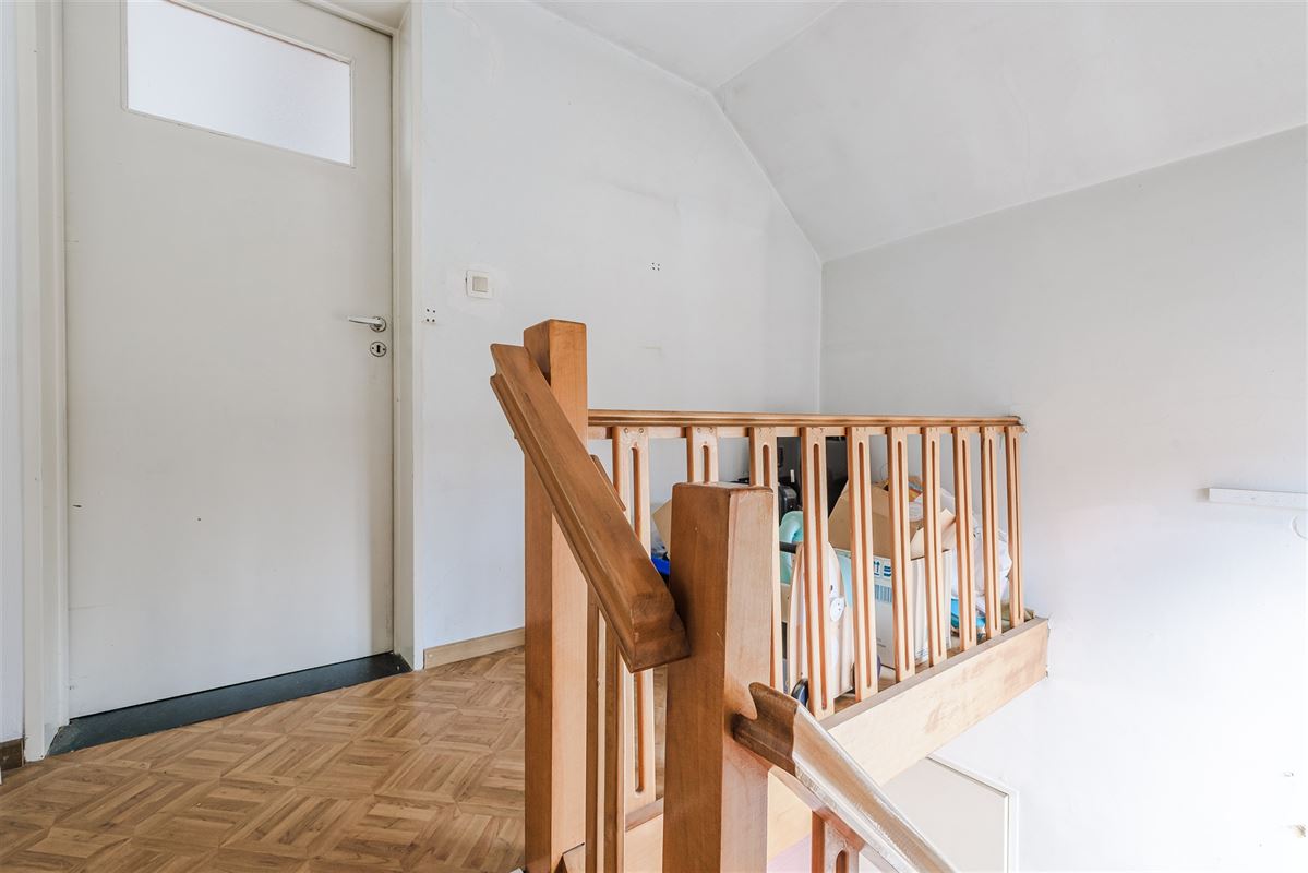 woning met 4 à 5 slaapkamers, leuke tuin en garage met oprit