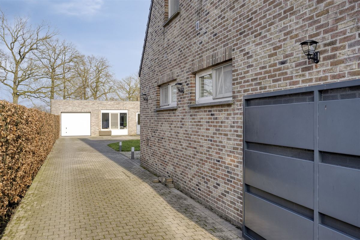 Exclusieve villa, extra garage en zonnige tuin op 1.100 m²