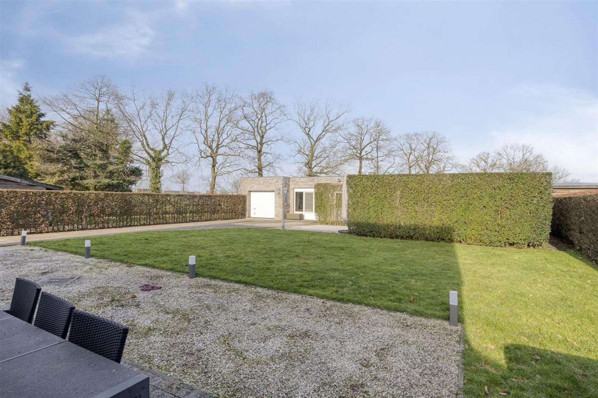Exclusieve villa, extra garage en zonnige tuin op 1.100 m²