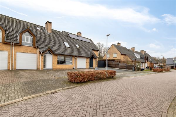 Gezinswoning met garage en mogelijkheid tot 4 slaapkamers