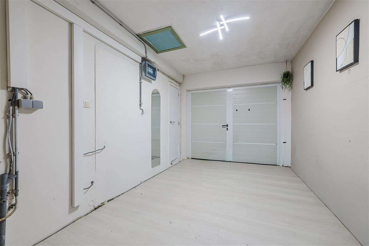 woning met 4 à 5 slaapkamers, leuke tuin en garage met oprit
