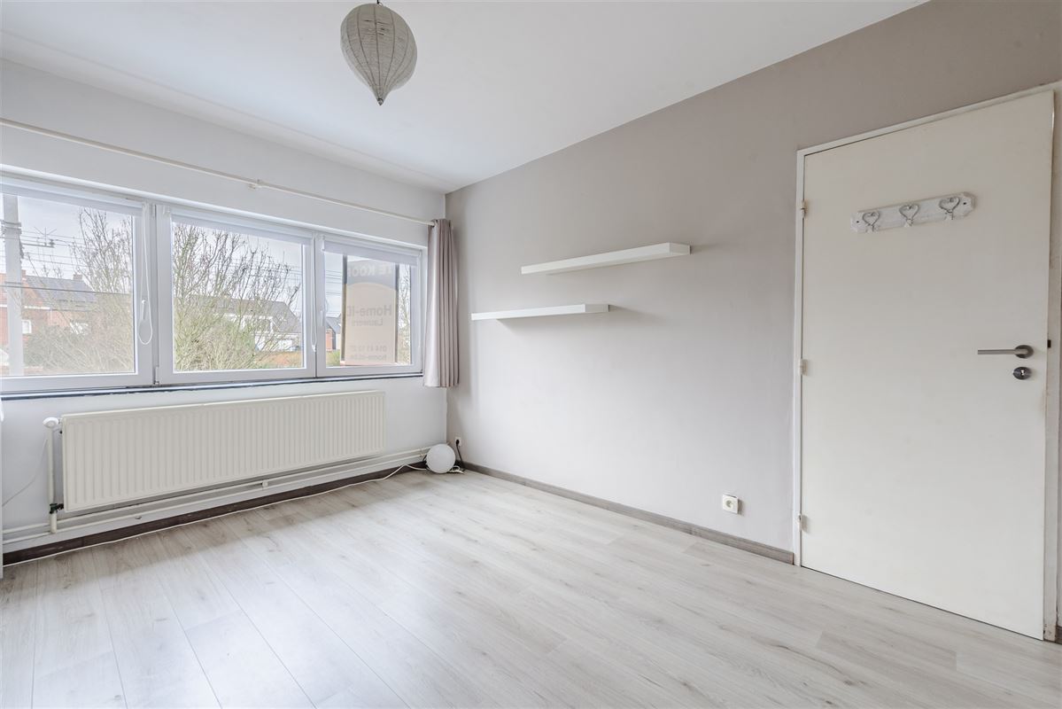 woning met 4 à 5 slaapkamers, leuke tuin en garage met oprit