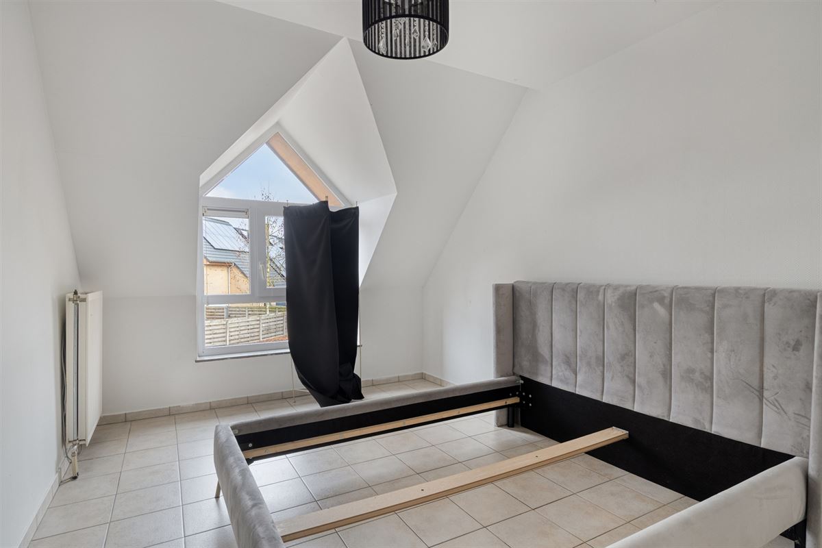 Gezinswoning met garage en mogelijkheid tot 4 slaapkamers