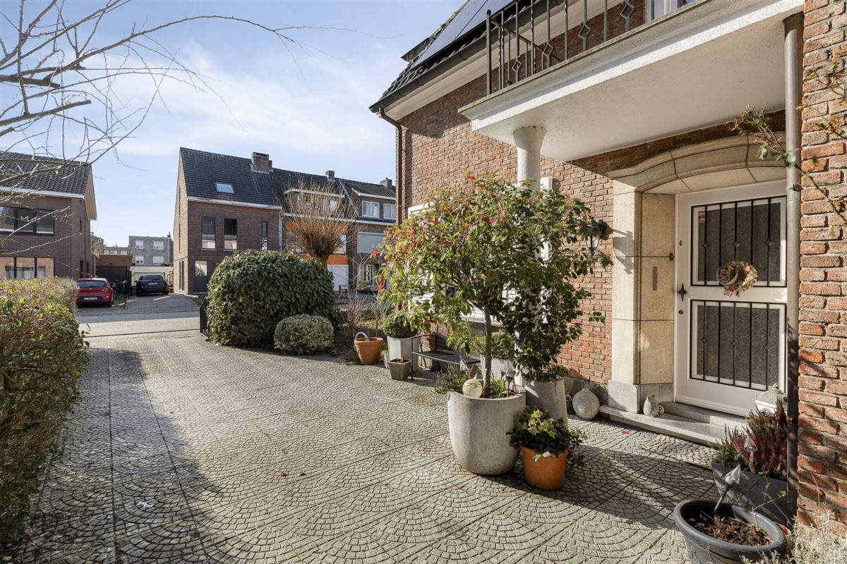 Koppelvilla architect "BOLS" op 553 m² met centrale ligging
