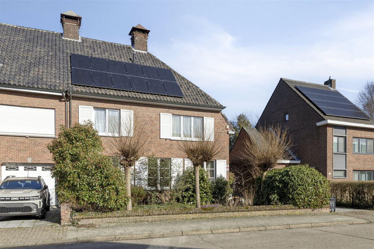 Koppelvilla architect "BOLS" op 553 m² met centrale ligging