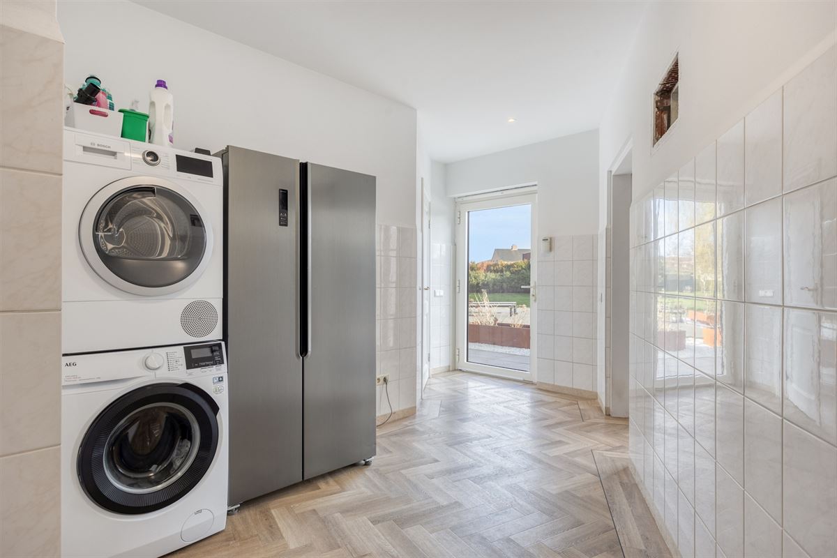 Instapklare tijdloze villa met 5 slpks op ca. 2000 m²