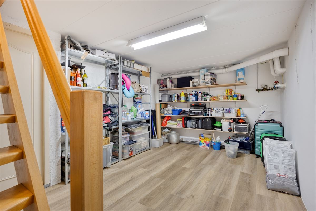 Instapklare tijdloze villa met 5 slpks op ca. 2000 m²