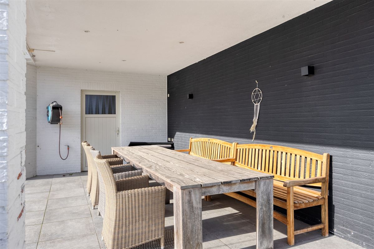 Instapklare tijdloze villa met 5 slpks op ca. 2000 m²