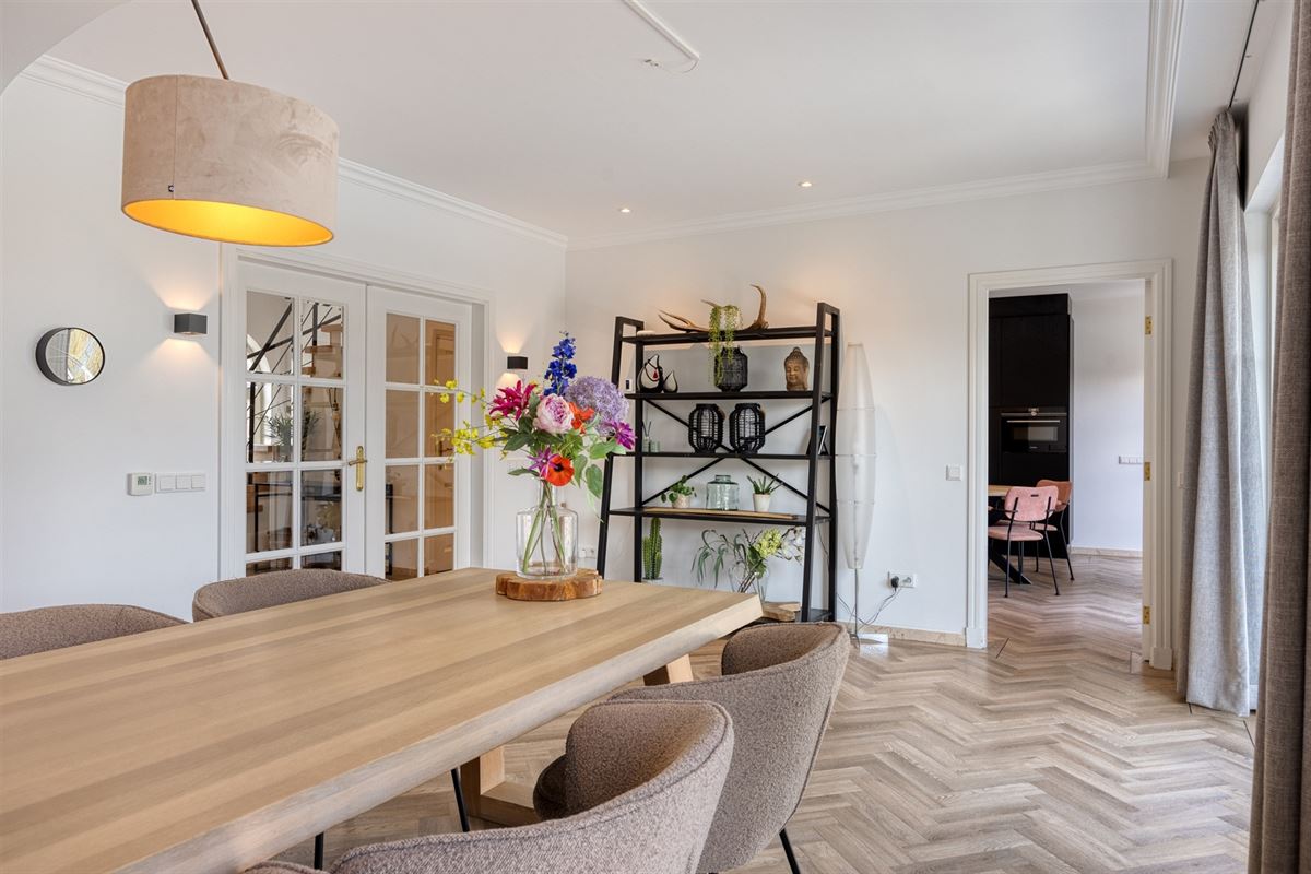 Instapklare tijdloze villa met 5 slpks op ca. 2000 m²