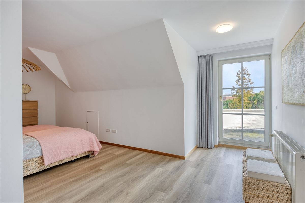 Instapklare tijdloze villa met 5 slpks op ca. 2000 m²