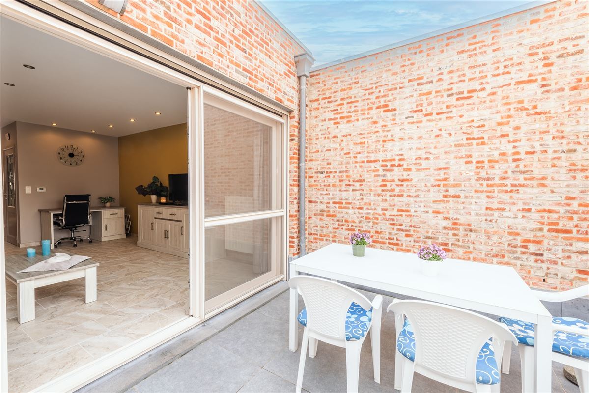 Kwaliteitsvol instapklaar huis met 3 slpks, 2 badks en tuin